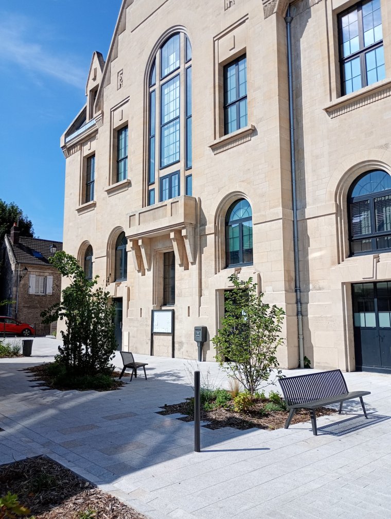 ARVAL architecture - PLACE – PONT-STE-MAXENCE - 13 ARVAL - PLACE - PONT-STE-MAXENCE
