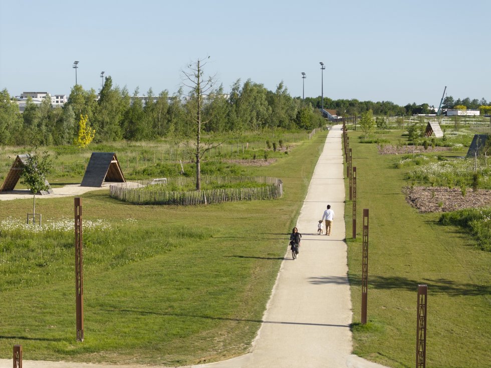 ARVAL architecture - Parc du Mont Evrin – MONTEVRAIN - 16 ARVAL architecture - Parc du Mont Evrin – MONTEVRAIN - 16