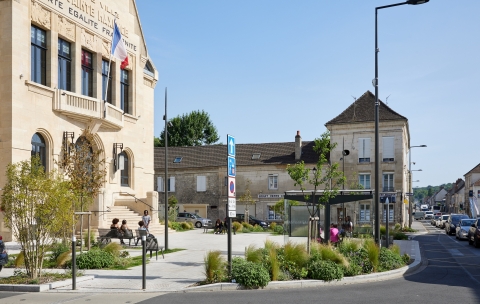 PLACE – PONT-STE-MAXENCE